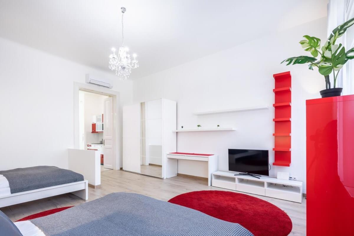Super Central Convenient Apartment Budapest Eksteriør bilde