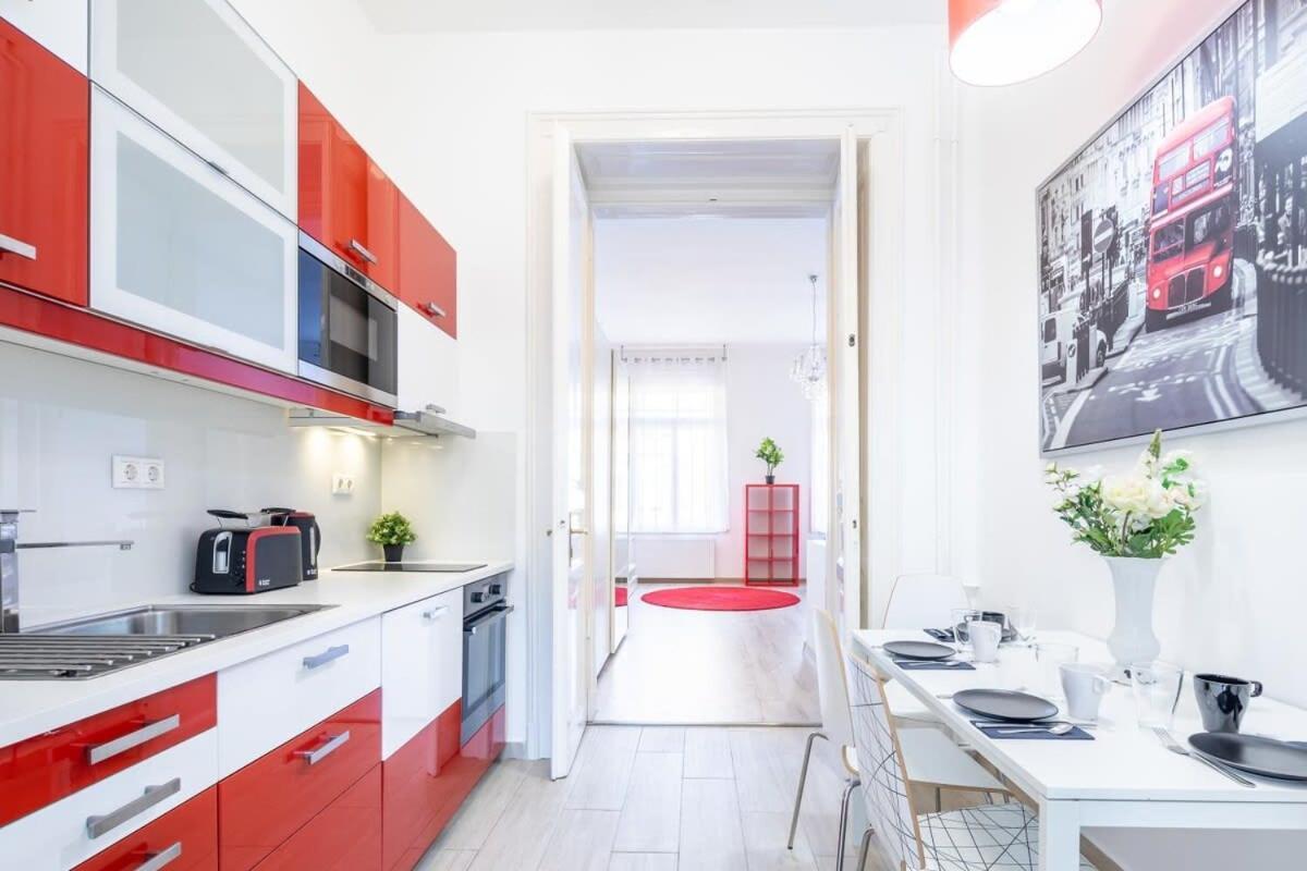 Super Central Convenient Apartment Budapest Eksteriør bilde
